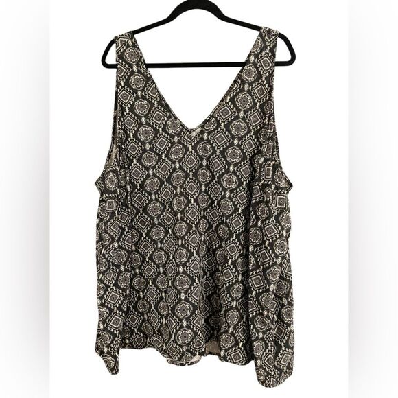 Torrid Women's Challis Stitch Detail Sleeveless Blouse 4X - Picture 3 of 7